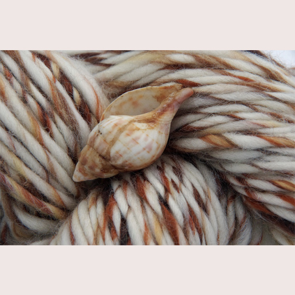 Wolle: "Naturwolle Michels" Tweed - handgesponnen im Schwarzwald - 100 g à 100 m - Nd 6-8
