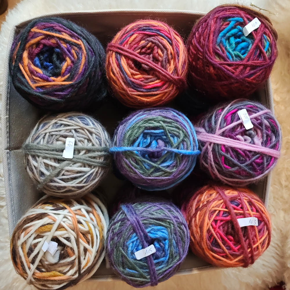 Wolle: "Bulky-Malkasten" - mit größerem Farbverlauf - (Filz)wolle - Nadel 7/8 - schnelle Projekte - ca. 100 g à 100 m – Bild 2