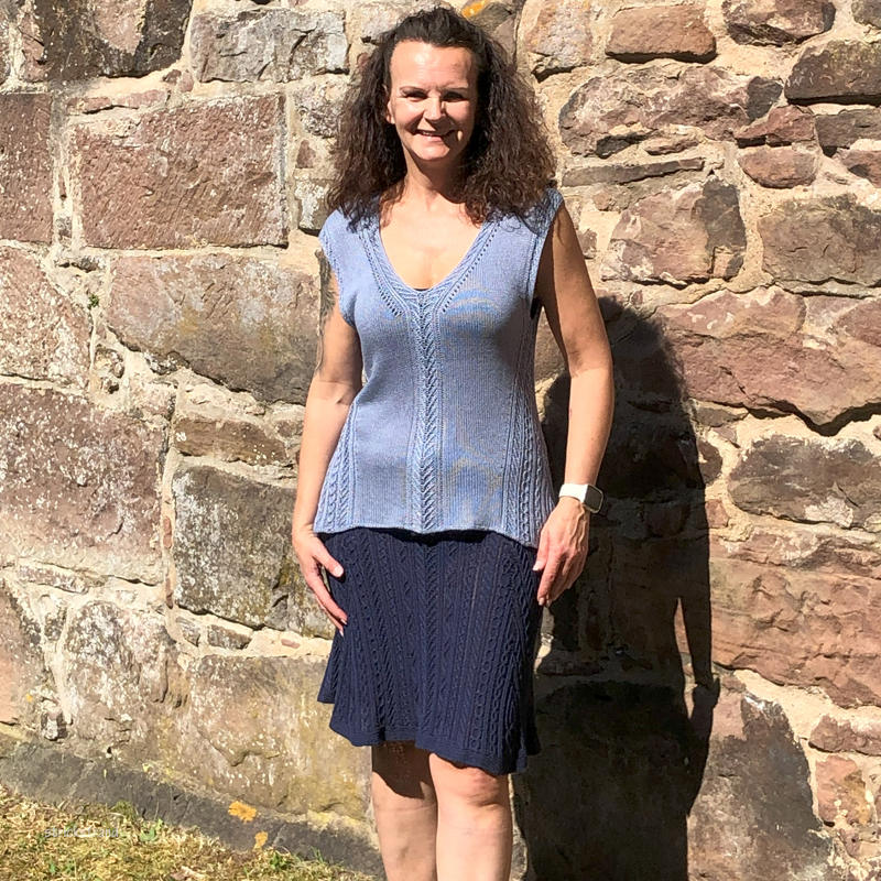 Oberteil & Rock: "Twisted Stitches" - aus Studio Linen - oversized bis Größe 42/44 - ärmelloses Top - kurzer Rock - blau – Bild 9