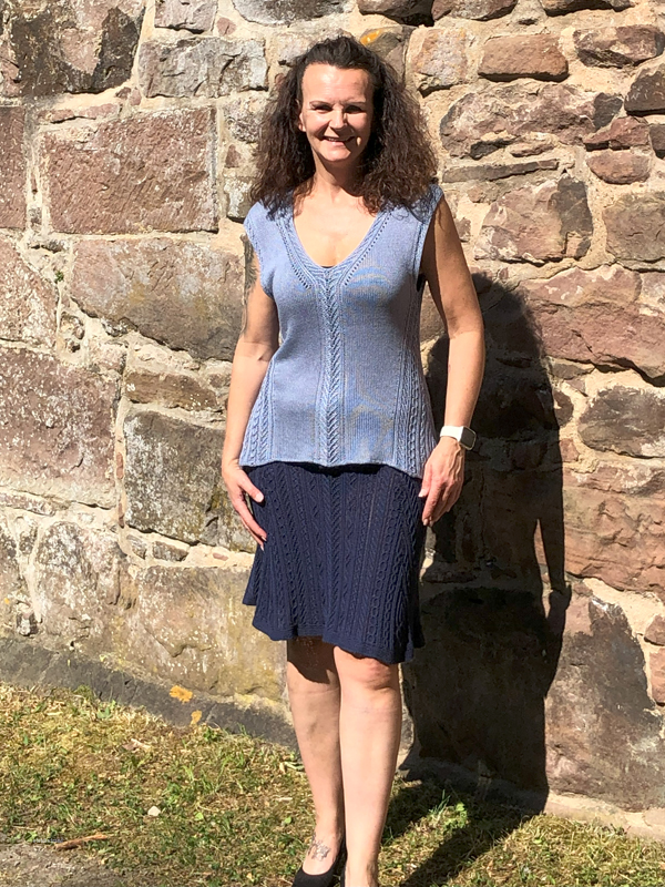 Oberteil & Rock: "Twisted Stitches" - aus Studio Linen - oversized bis Größe 42/44 - ärmelloses Top - kurzer Rock - blau – Bild 11