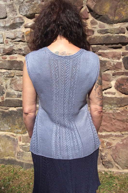 Oberteil & Rock: "Twisted Stitches" - aus Studio Linen - oversized bis Größe 42/44 - ärmelloses Top - kurzer Rock - blau – Bild 13
