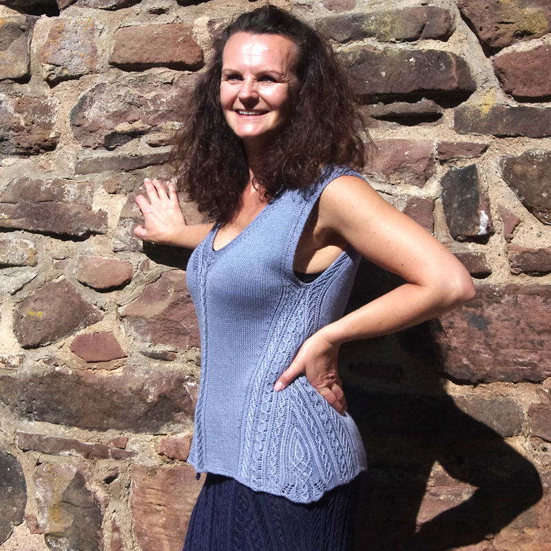 Oberteil & Rock: "Twisted Stitches" - aus Studio Linen - oversized bis Größe 42/44 - ärmelloses Top - kurzer Rock - blau – Bild 8