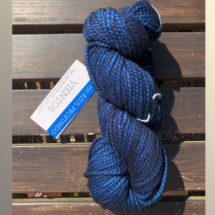 Wolle: malabrigo "Vientos" / handgefärbt / superwash / 100 % Kuschelmerino / Nadel 5.5 - 8 / 100 g à ca 120 m – Bild 7