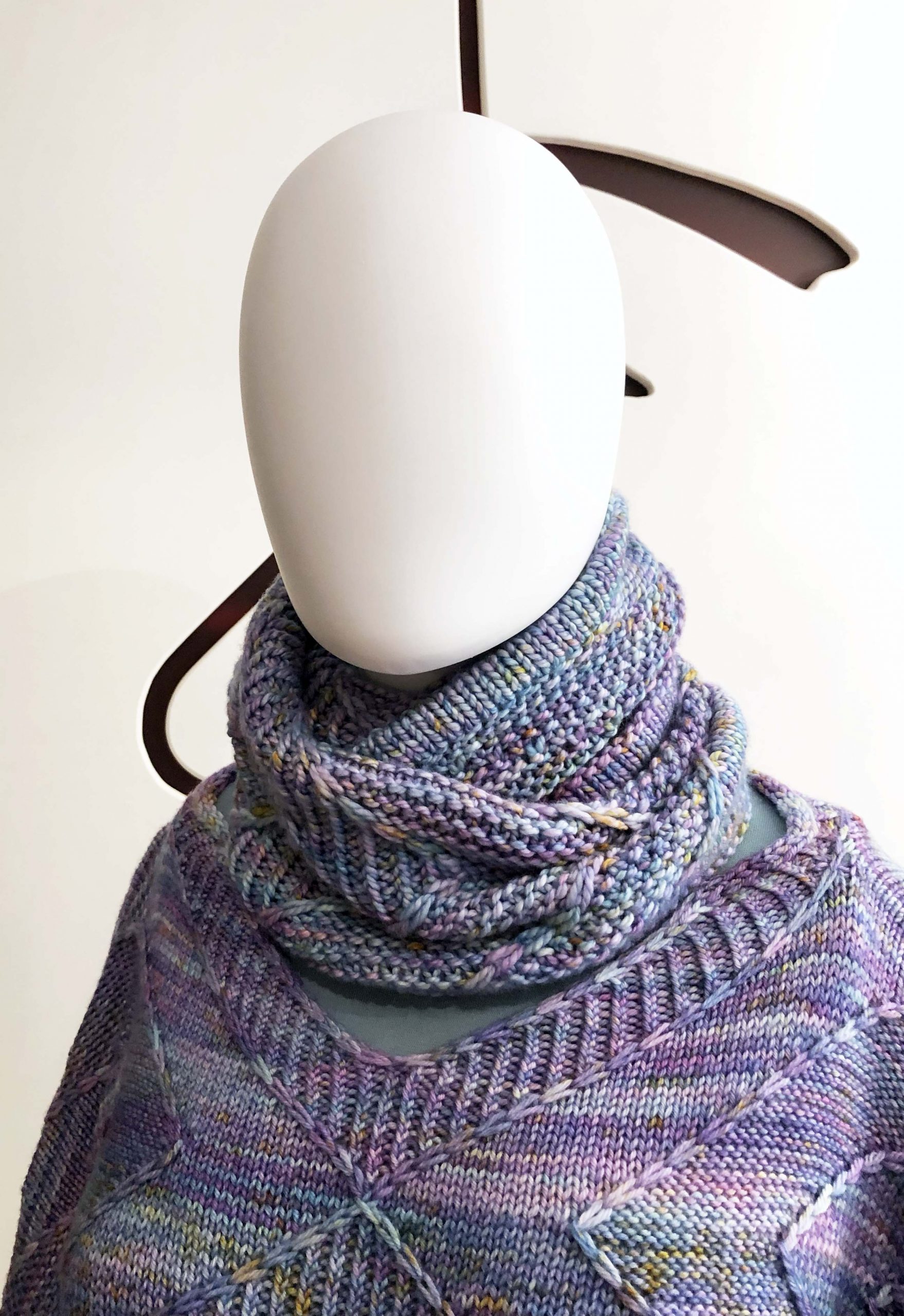 Wolle: malabrigo "Vientos" / handgefärbt / superwash / 100 % Kuschelmerino / Nadel 5.5 - 8 / 100 g à ca 120 m – Bild 10