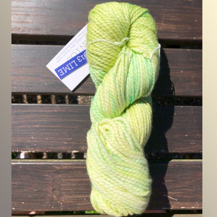 Wolle: malabrigo "Vientos" / handgefärbt / superwash / 100 % Kuschelmerino / Nadel 5.5 - 8 / 100 g à ca 120 m – Bild 4