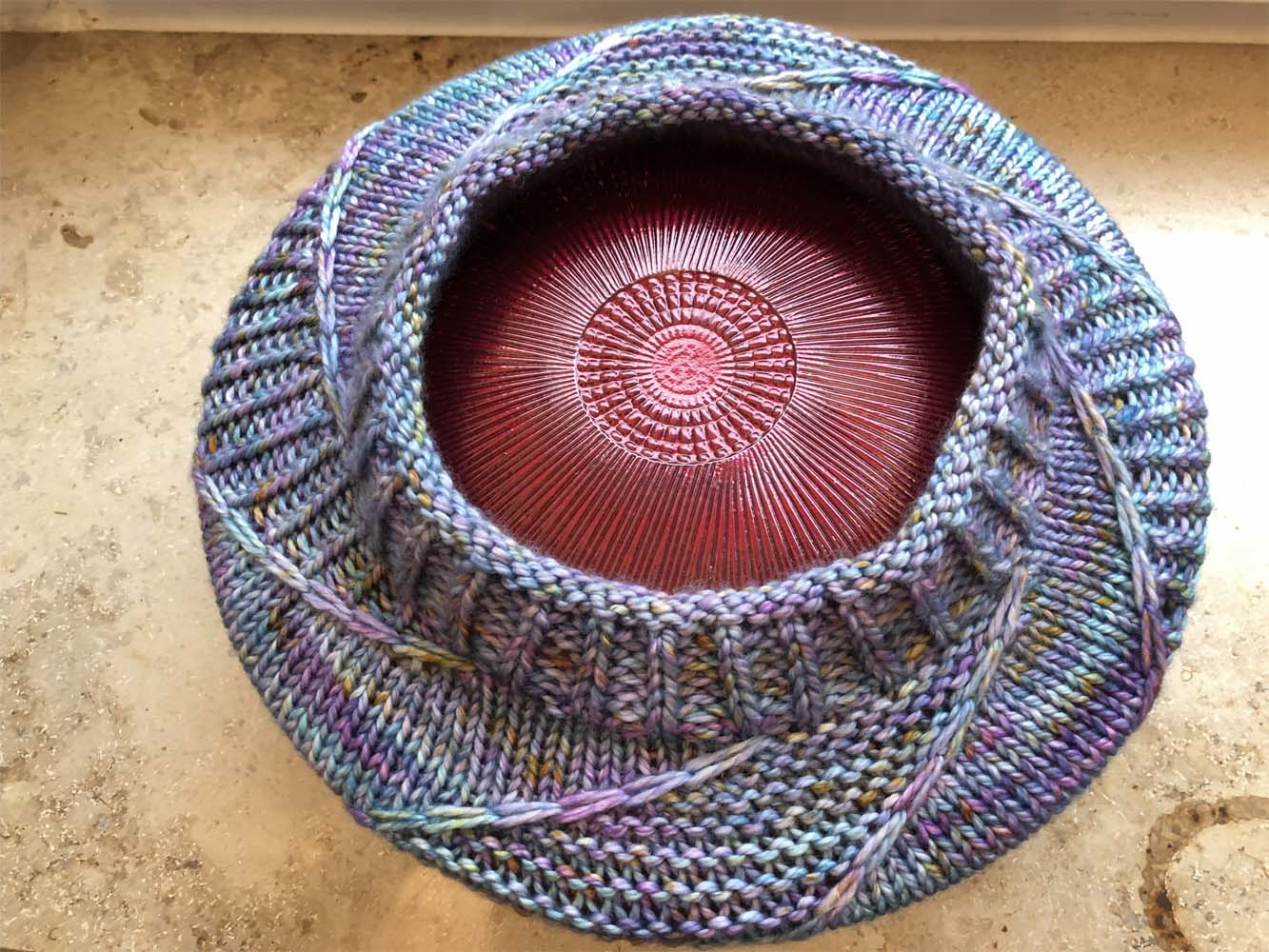 Wolle: malabrigo "Vientos" / handgefärbt / superwash / 100 % Kuschelmerino / Nadel 5.5 - 8 / 100 g à ca 120 m – Bild 12