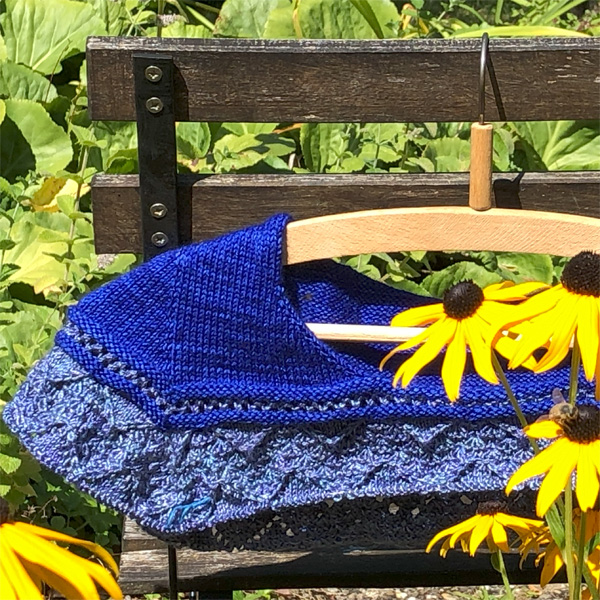 "Zig-Zag" Tunika aus Seide, Feinmerino & Kaschmir / StrickStrandDesign – Bild 3