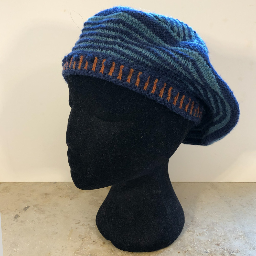 Woll-Accessoires: Barette/ StrickStrand - Auswahl der Musterserie "Hidden Rainbow - Nubes" - Kopfweite von Puppe bis 60 cm – Bild 30