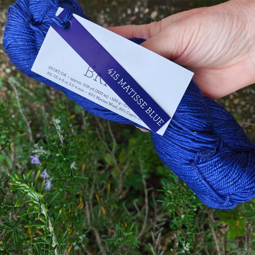 Wolle: Brisa/ malabrigo - handgefärbt - Sport/DK - Nd 3.5 bis 4 - 60 % Feinmerino/ 30 % Cupro/ 10 % Seide - 100 g à ca 300 m – Bild 3